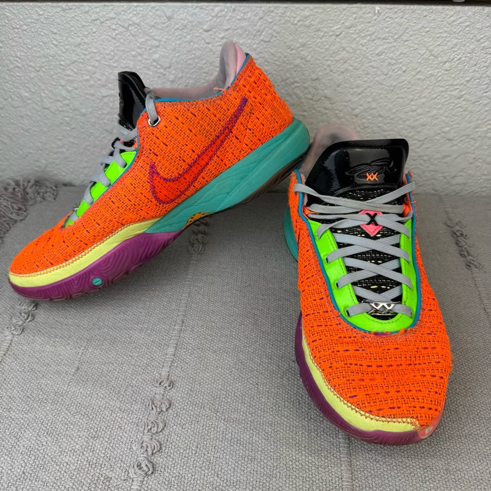 Nike LeBron James 20 Sneaker  Chosen 1 Men Size 11 Orange Multicolor